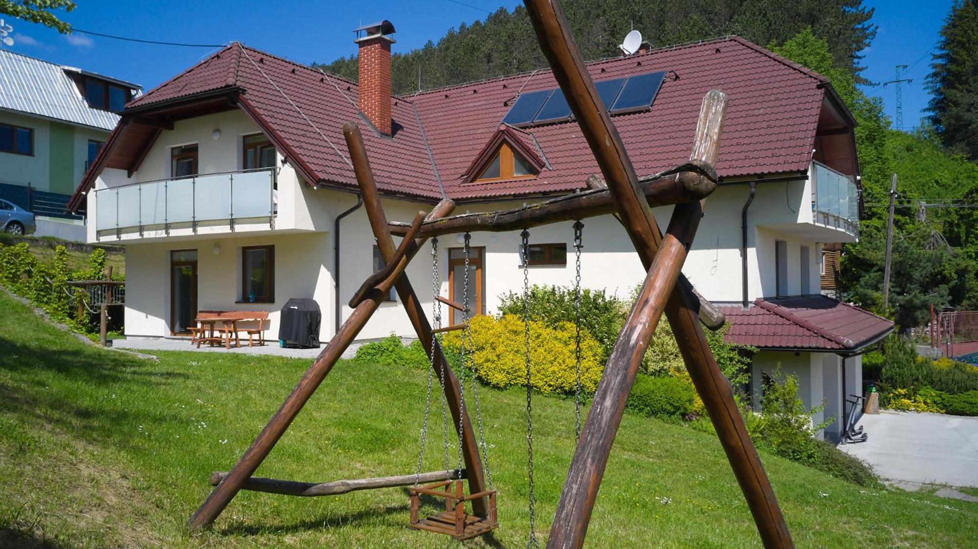 Penzion Emilia Ружомберок Экстерьер фото